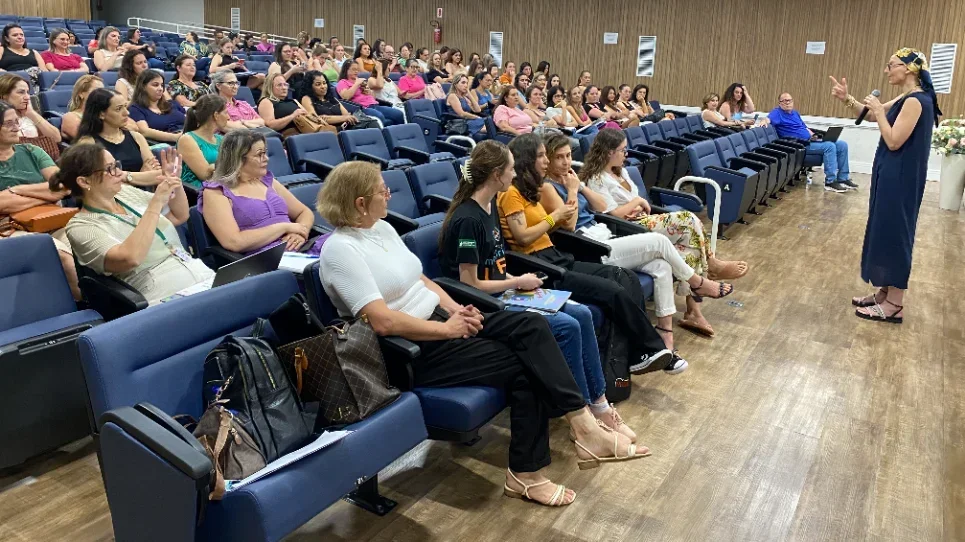 Encontro de formação reúne professores de anos iniciais da rede estadual de SC na UFFS