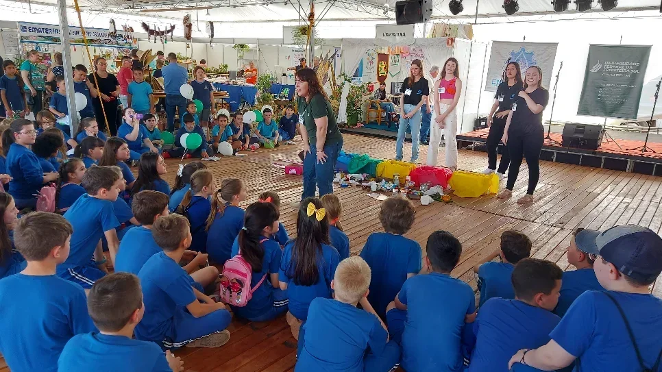 Acadêmicas da UFFS desenvolvem ações de educação ambiental em Campinas do Sul