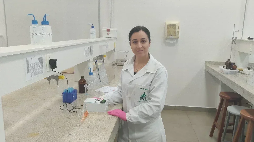 Professora do curso de Química da UFFS - Campus Cerro Largo recebe premiação nacional