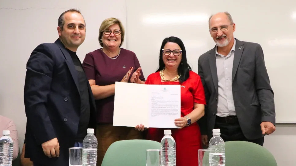  UFFS implanta curso de Inteligência Artificial em Realeza com presença do MEC