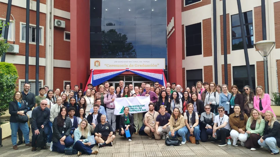 Delegação da pós-graduação da UFFS participa de encontro internacional, no Paraguai